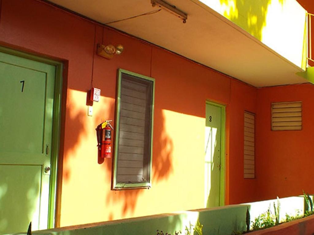 Tropical Court Inn New كينغستون المظهر الخارجي الصورة