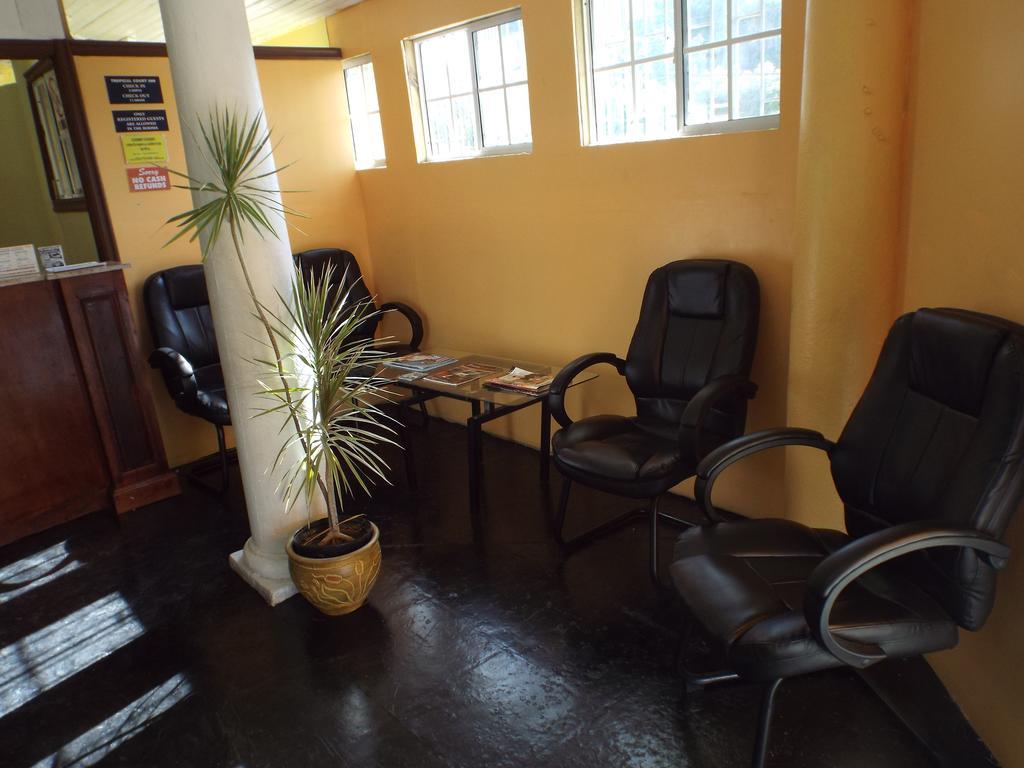 Tropical Court Inn New كينغستون المظهر الخارجي الصورة