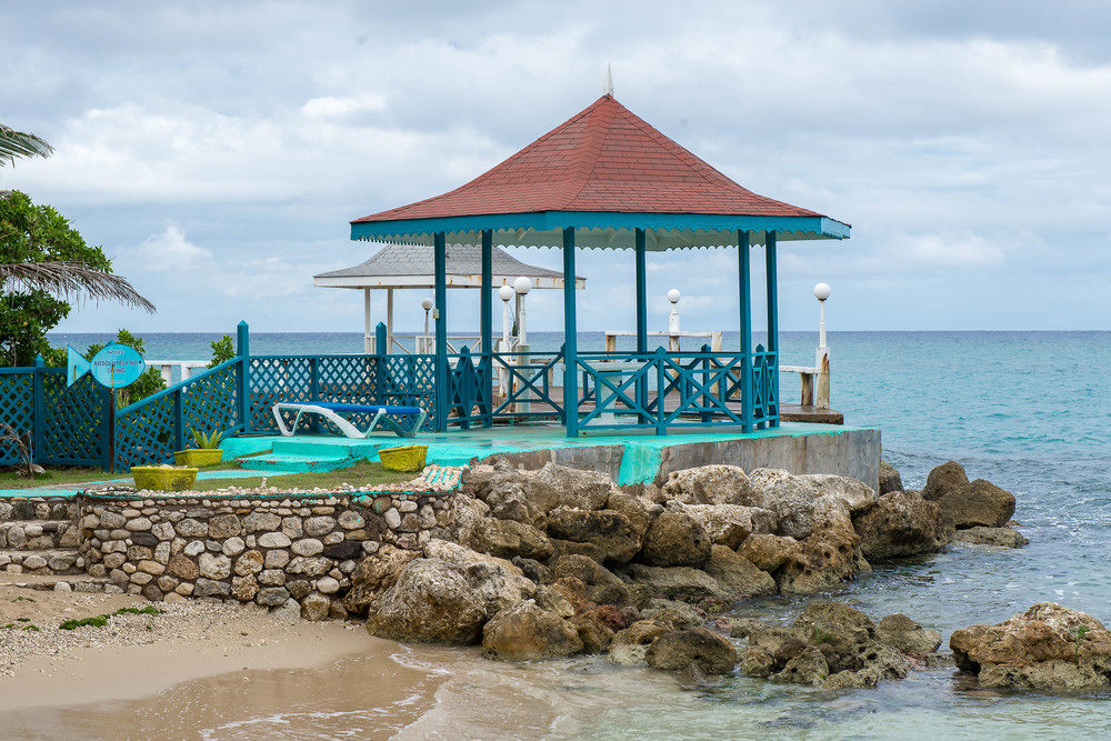Tropical Court Inn New كينغستون المظهر الخارجي الصورة